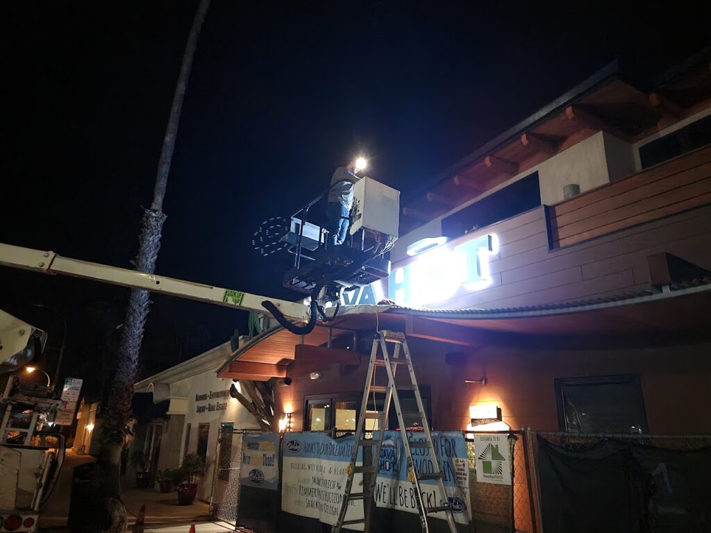 Night Install of a illuminated fabrication set